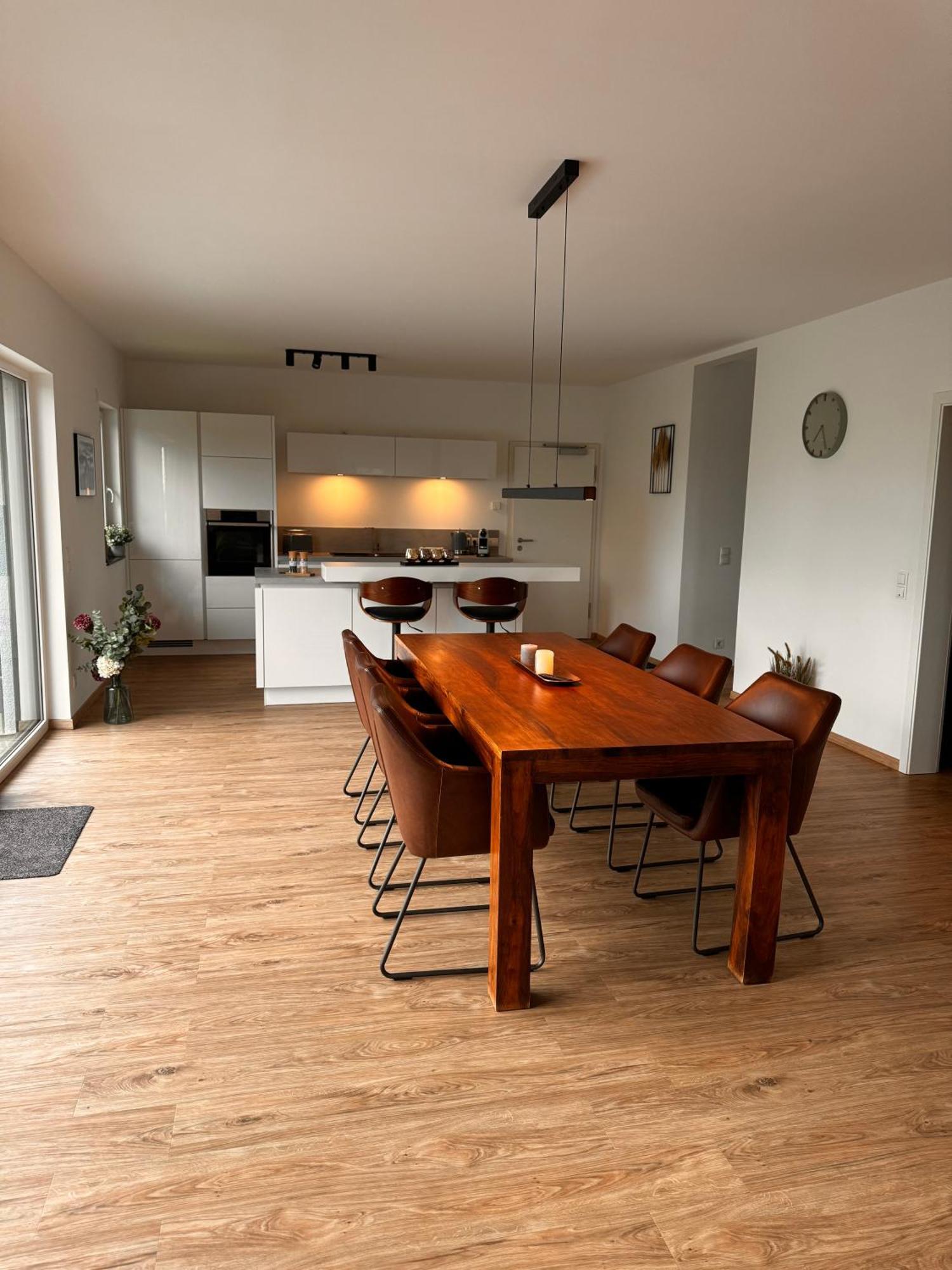Traumhafter Ausblick, Modern Mit Komfort Und Stil Hardert Ngoại thất bức ảnh